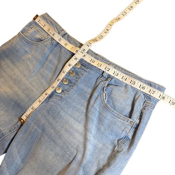 D.JEANS Crop Raw Hem Button Front Jeans - Picture 6 of 11